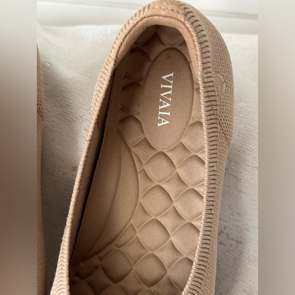Vivaia Claire Round-Toe Flats - Picture 5 of 15